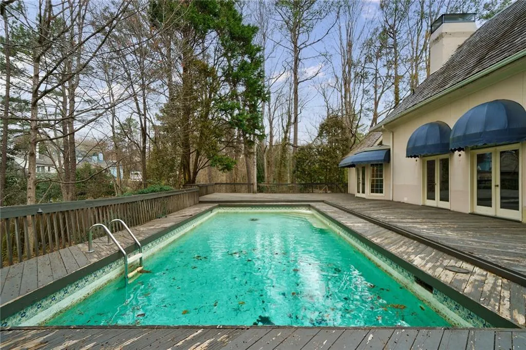 5330 N Powers Ferry Road, Sandy Springs, Georgia 30327, 5 Bedrooms Bedrooms, ,4 BathroomsBathrooms,Residential,Sold,5330 N Powers Ferry Road,7180954
