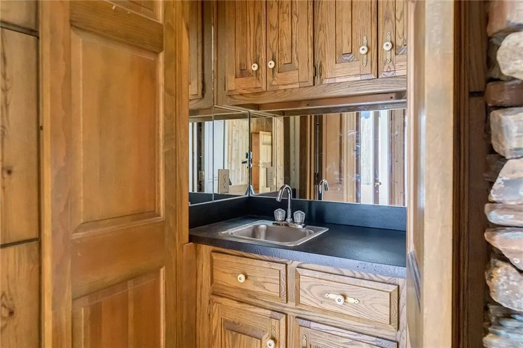 5330 N Powers Ferry Road, Sandy Springs, Georgia 30327, 5 Bedrooms Bedrooms, ,4 BathroomsBathrooms,Residential,Sold,5330 N Powers Ferry Road,7180954