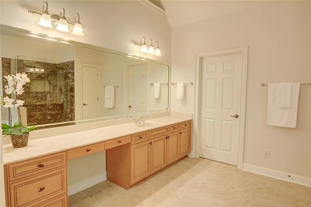 570 Trowbrook Road, Atlanta, Georgia 30350, 6 Bedrooms Bedrooms, ,5 BathroomsBathrooms,Residential,Sold,570 Trowbrook Road,7411662