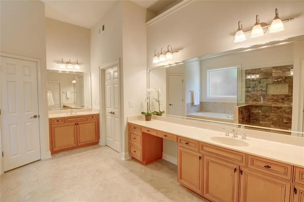 570 Trowbrook Road, Atlanta, Georgia 30350, 6 Bedrooms Bedrooms, ,5 BathroomsBathrooms,Residential,Sold,570 Trowbrook Road,7411662