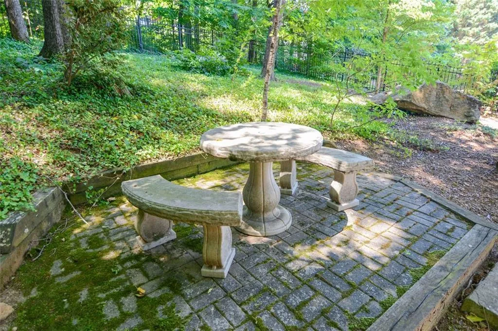 570 Trowbrook Road, Atlanta, Georgia 30350, 6 Bedrooms Bedrooms, ,5 BathroomsBathrooms,Residential,Sold,570 Trowbrook Road,7411662