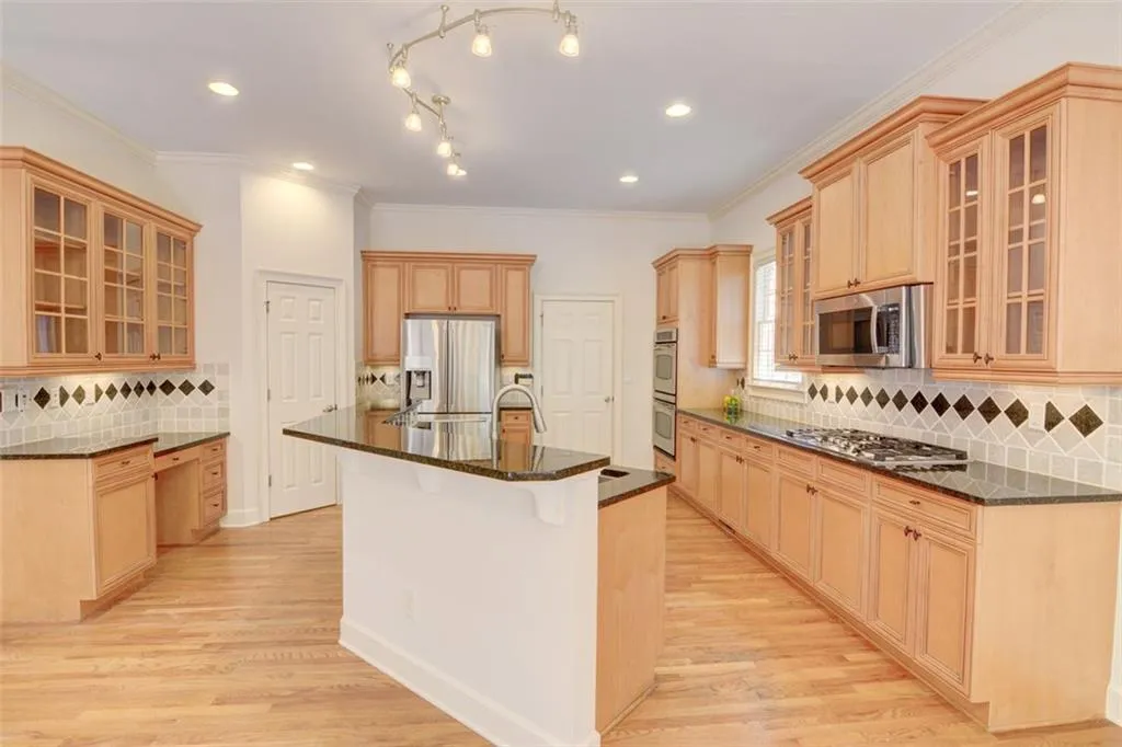 570 Trowbrook Road, Atlanta, Georgia 30350, 6 Bedrooms Bedrooms, ,5 BathroomsBathrooms,Residential,Sold,570 Trowbrook Road,7411662