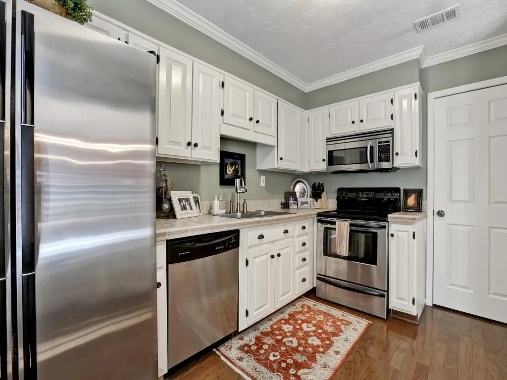 12 Palace Green Place Nw, Atlanta, Georgia 30318, 2 Bedrooms Bedrooms, ,2 BathroomsBathrooms,Residential,Sold,12 Palace Green Place Nw,5672118