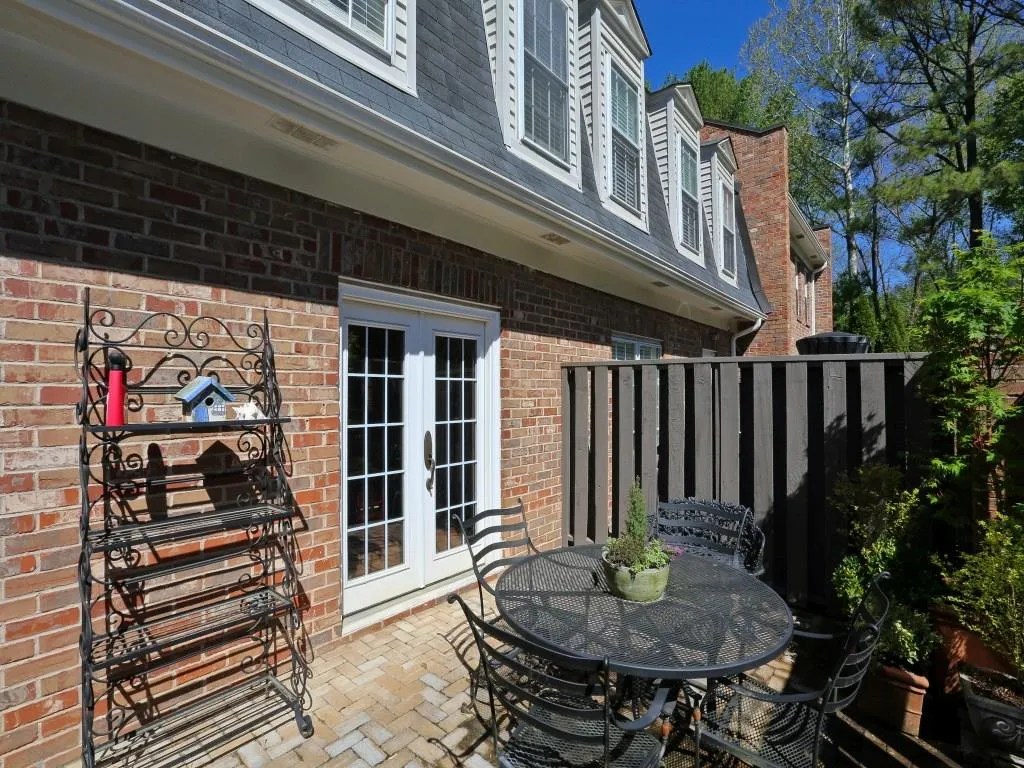 12 Palace Green Place Nw, Atlanta, Georgia 30318, 2 Bedrooms Bedrooms, ,2 BathroomsBathrooms,Residential,Sold,12 Palace Green Place Nw,5672118