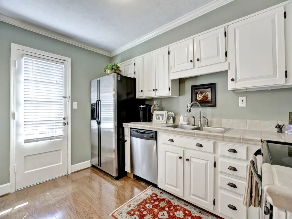 12 Palace Green Place Nw, Atlanta, Georgia 30318, 2 Bedrooms Bedrooms, ,2 BathroomsBathrooms,Residential,Sold,12 Palace Green Place Nw,5672118