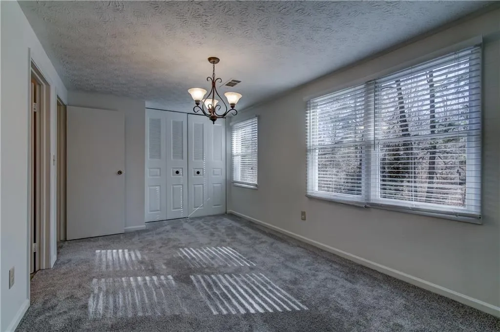 8903 Roberts Drive, Sandy Springs, Georgia 30350, 2 Bedrooms Bedrooms, ,2 BathroomsBathrooms,Residential,Sold,8903 Roberts Drive,5946717