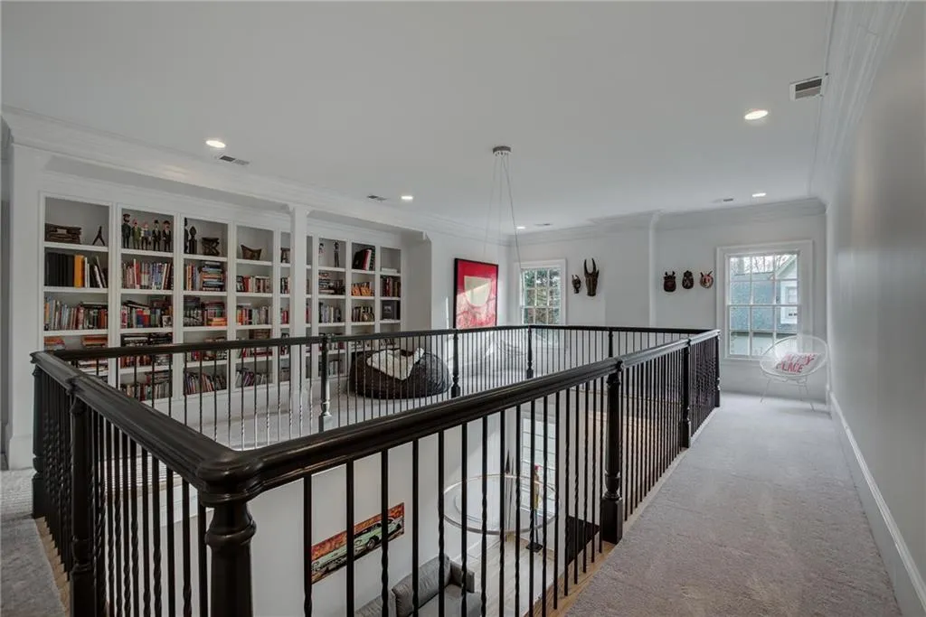 3870 Powers Ferry Road Nw, Atlanta, Georgia 30342, 5 Bedrooms Bedrooms, 0 ,5 BathroomsBathrooms,Residential,For Sale,3870 Powers Ferry Road Nw,7745803