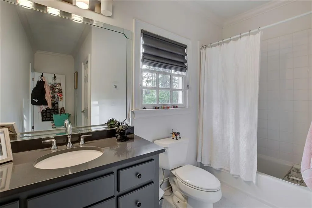 3870 Powers Ferry Road Nw, Atlanta, Georgia 30342, 5 Bedrooms Bedrooms, 0 ,5 BathroomsBathrooms,Residential,For Sale,3870 Powers Ferry Road Nw,7745803