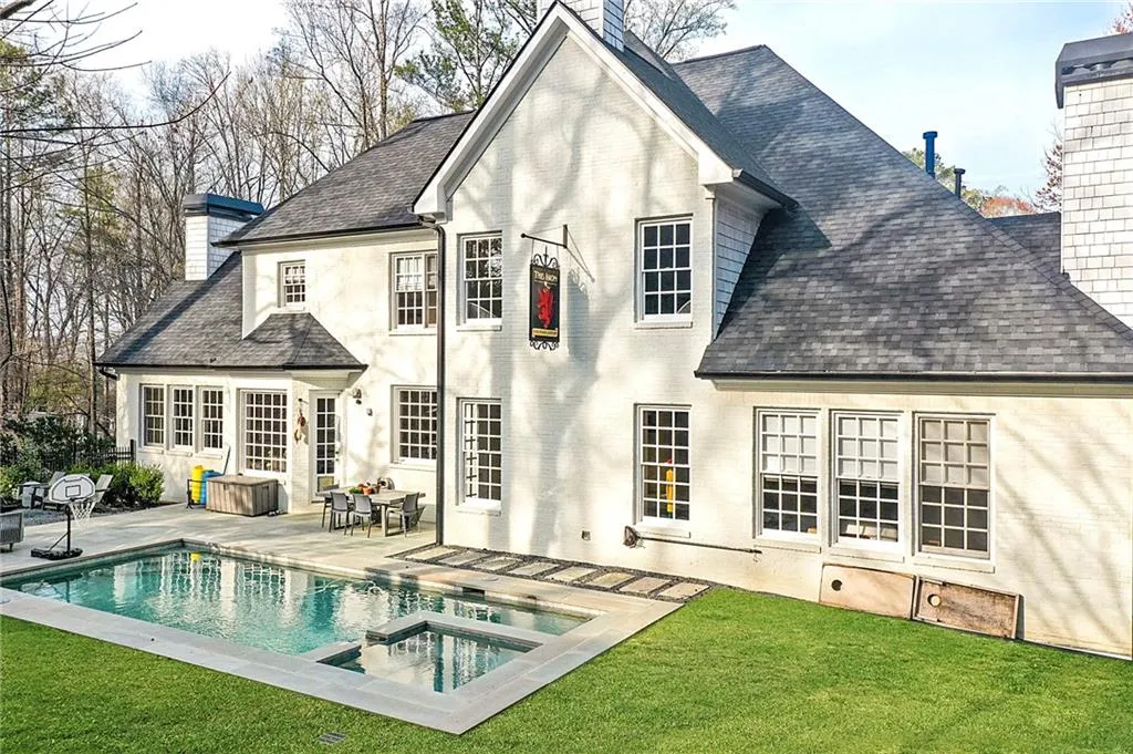 3870 Powers Ferry Road Nw, Atlanta, Georgia 30342, 5 Bedrooms Bedrooms, 0 ,5 BathroomsBathrooms,Residential,For Sale,3870 Powers Ferry Road Nw,7745803