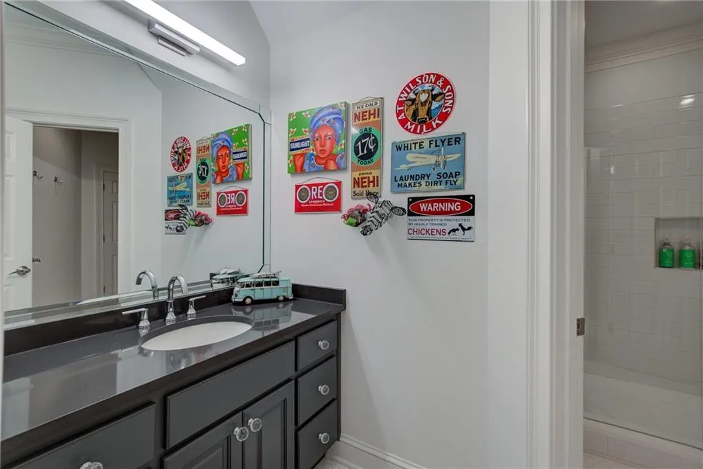 3870 Powers Ferry Road Nw, Atlanta, Georgia 30342, 5 Bedrooms Bedrooms, 0 ,5 BathroomsBathrooms,Residential,For Sale,3870 Powers Ferry Road Nw,7745803