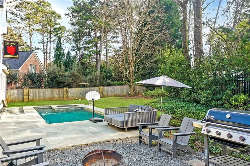 3870 Powers Ferry Road Nw, Atlanta, Georgia 30342, 5 Bedrooms Bedrooms, 0 ,5 BathroomsBathrooms,Residential,For Sale,3870 Powers Ferry Road Nw,7745803