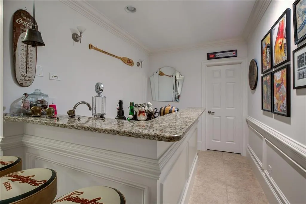 3870 Powers Ferry Road Nw, Atlanta, Georgia 30342, 5 Bedrooms Bedrooms, 0 ,5 BathroomsBathrooms,Residential,For Sale,3870 Powers Ferry Road Nw,7745803