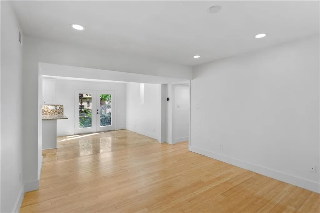 1261 Lavista Road Unit C3, Atlanta, Georgia 30324, 3 Bedrooms Bedrooms, ,2 BathroomsBathrooms,Residential,For Sale,1261 Lavista Road Unit C3,7652487