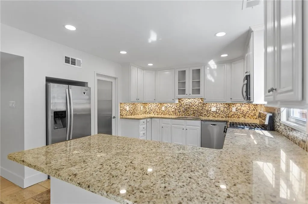 1261 Lavista Road Unit C3, Atlanta, Georgia 30324, 3 Bedrooms Bedrooms, ,2 BathroomsBathrooms,Residential,For Sale,1261 Lavista Road Unit C3,7652487