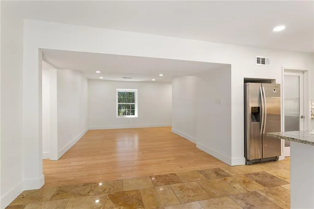 1261 Lavista Road Unit C3, Atlanta, Georgia 30324, 3 Bedrooms Bedrooms, ,2 BathroomsBathrooms,Residential,For Sale,1261 Lavista Road Unit C3,7652487