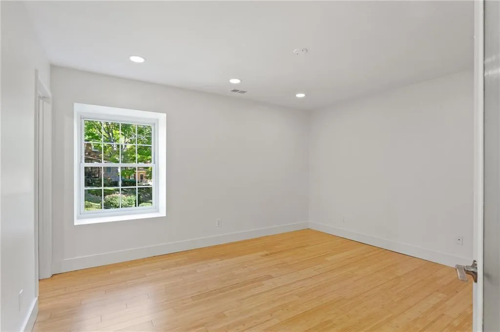 1261 Lavista Road Unit C3, Atlanta, Georgia 30324, 3 Bedrooms Bedrooms, ,2 BathroomsBathrooms,Residential,For Sale,1261 Lavista Road Unit C3,7652487