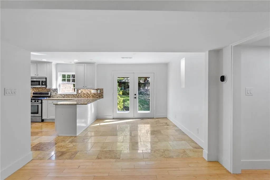 1261 Lavista Road Unit C3, Atlanta, Georgia 30324, 3 Bedrooms Bedrooms, ,2 BathroomsBathrooms,Residential,For Sale,1261 Lavista Road Unit C3,7652487