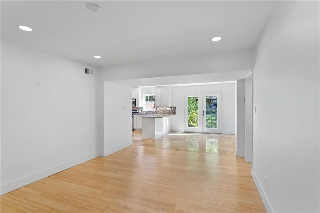 1261 Lavista Road Unit C3, Atlanta, Georgia 30324, 3 Bedrooms Bedrooms, ,2 BathroomsBathrooms,Residential,For Sale,1261 Lavista Road Unit C3,7652487