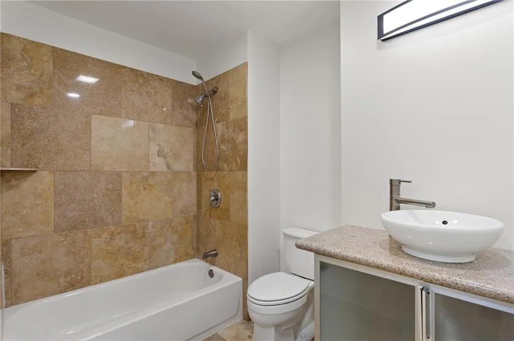 1261 Lavista Road Unit C3, Atlanta, Georgia 30324, 3 Bedrooms Bedrooms, ,2 BathroomsBathrooms,Residential,For Sale,1261 Lavista Road Unit C3,7652487