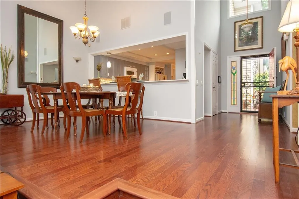 38 Waterford Court, Sandy Springs, Georgia 30328, 2 Bedrooms Bedrooms, ,2 BathroomsBathrooms,Residential,Sold,38 Waterford Court,6090843