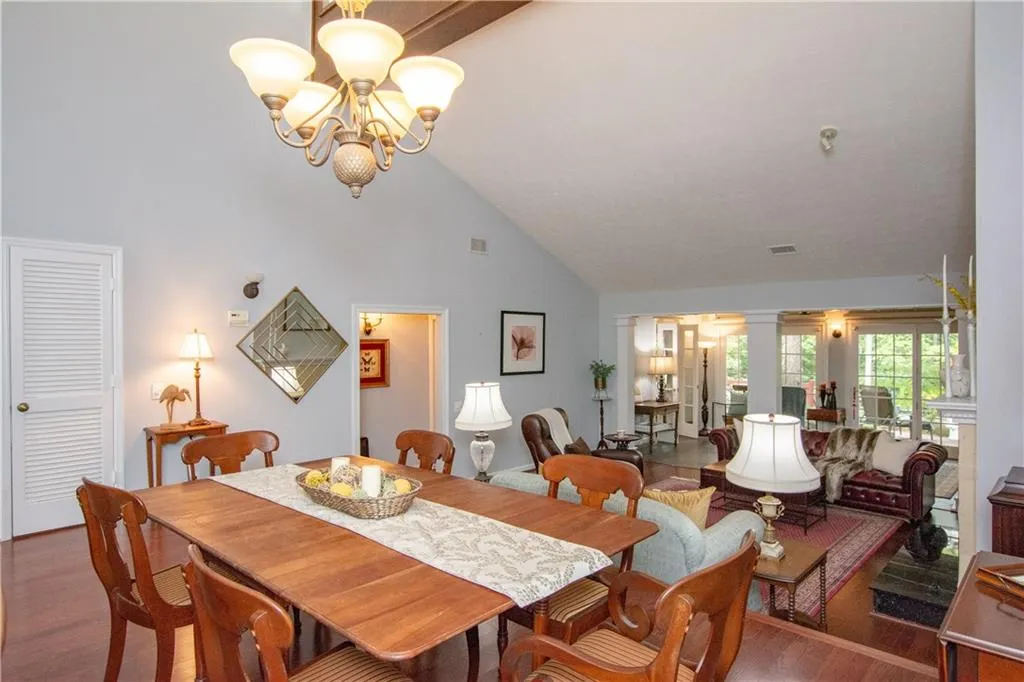 38 Waterford Court, Sandy Springs, Georgia 30328, 2 Bedrooms Bedrooms, ,2 BathroomsBathrooms,Residential,Sold,38 Waterford Court,6090843