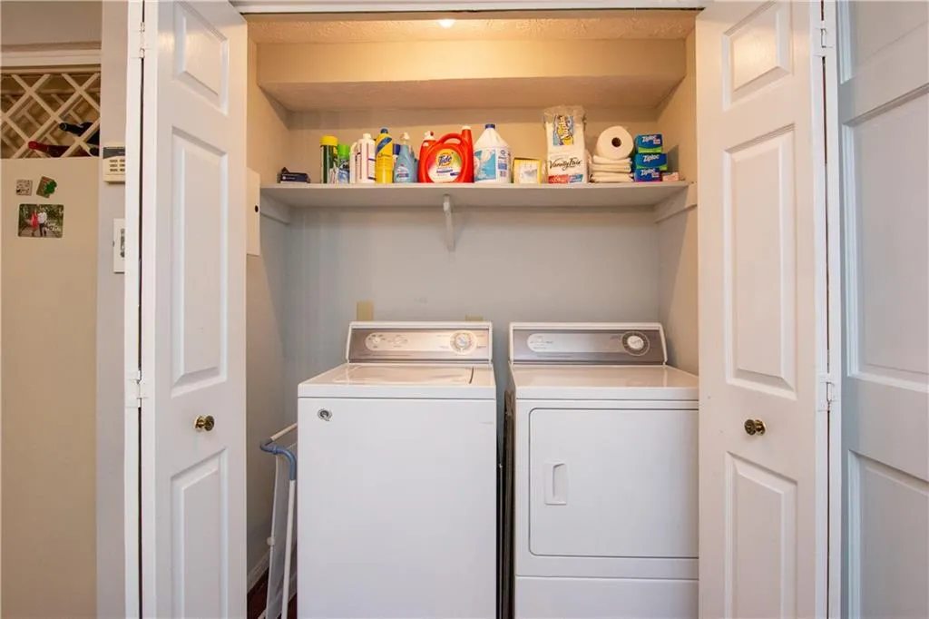 38 Waterford Court, Sandy Springs, Georgia 30328, 2 Bedrooms Bedrooms, ,2 BathroomsBathrooms,Residential,Sold,38 Waterford Court,6090843