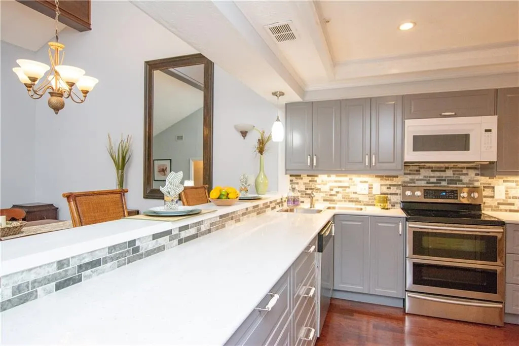 38 Waterford Court, Sandy Springs, Georgia 30328, 2 Bedrooms Bedrooms, ,2 BathroomsBathrooms,Residential,Sold,38 Waterford Court,6090843