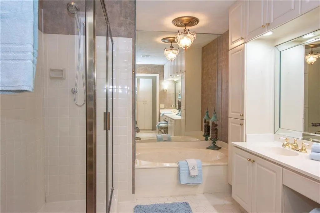38 Waterford Court, Sandy Springs, Georgia 30328, 2 Bedrooms Bedrooms, ,2 BathroomsBathrooms,Residential,Sold,38 Waterford Court,6090843