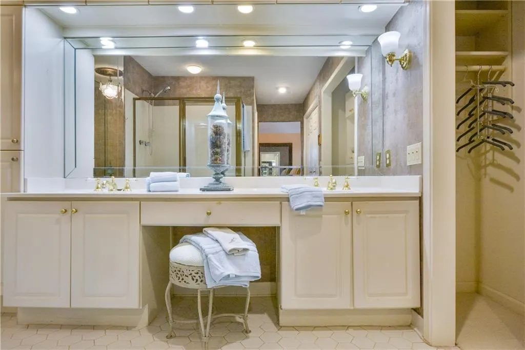 38 Waterford Court, Sandy Springs, Georgia 30328, 2 Bedrooms Bedrooms, ,2 BathroomsBathrooms,Residential,Sold,38 Waterford Court,6090843