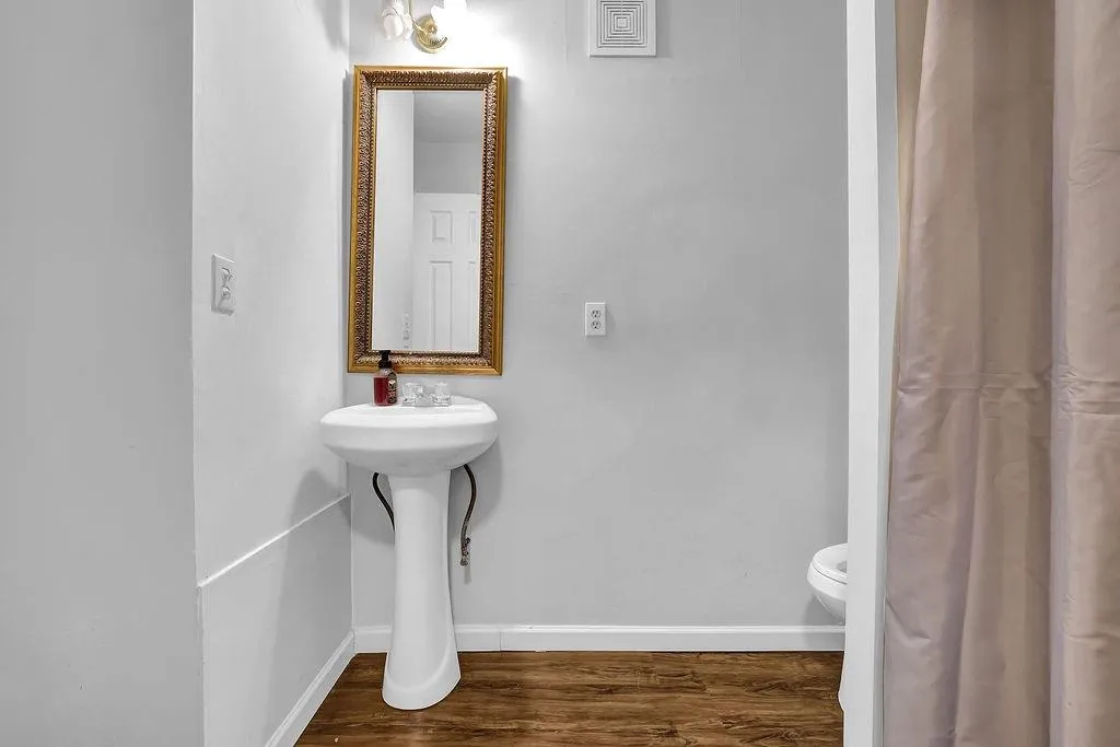 1202 Wedgewood Court, Sandy Springs, Georgia 30350, 3 Bedrooms Bedrooms, ,3 BathroomsBathrooms,Residential,Sold,1202 Wedgewood Court,7261601