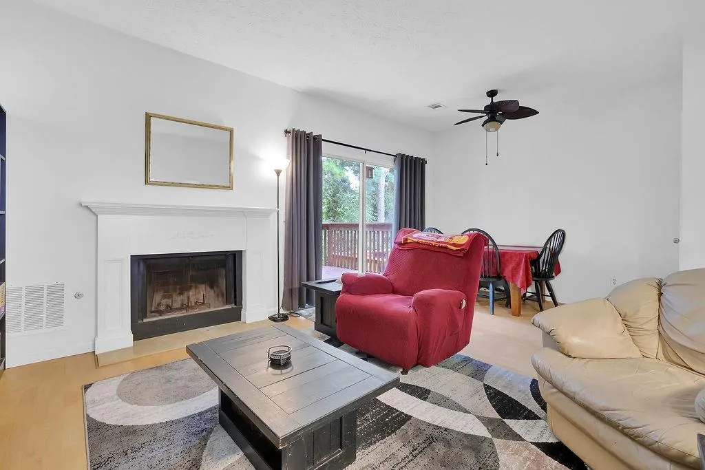 1202 Wedgewood Court, Sandy Springs, Georgia 30350, 3 Bedrooms Bedrooms, ,3 BathroomsBathrooms,Residential,Sold,1202 Wedgewood Court,7261601