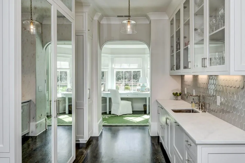 6035 Winterthur Drive, Sandy Springs, Georgia 30328, 5 Bedrooms Bedrooms, ,7 BathroomsBathrooms,Residential,Sold,6035 Winterthur Drive,5798672