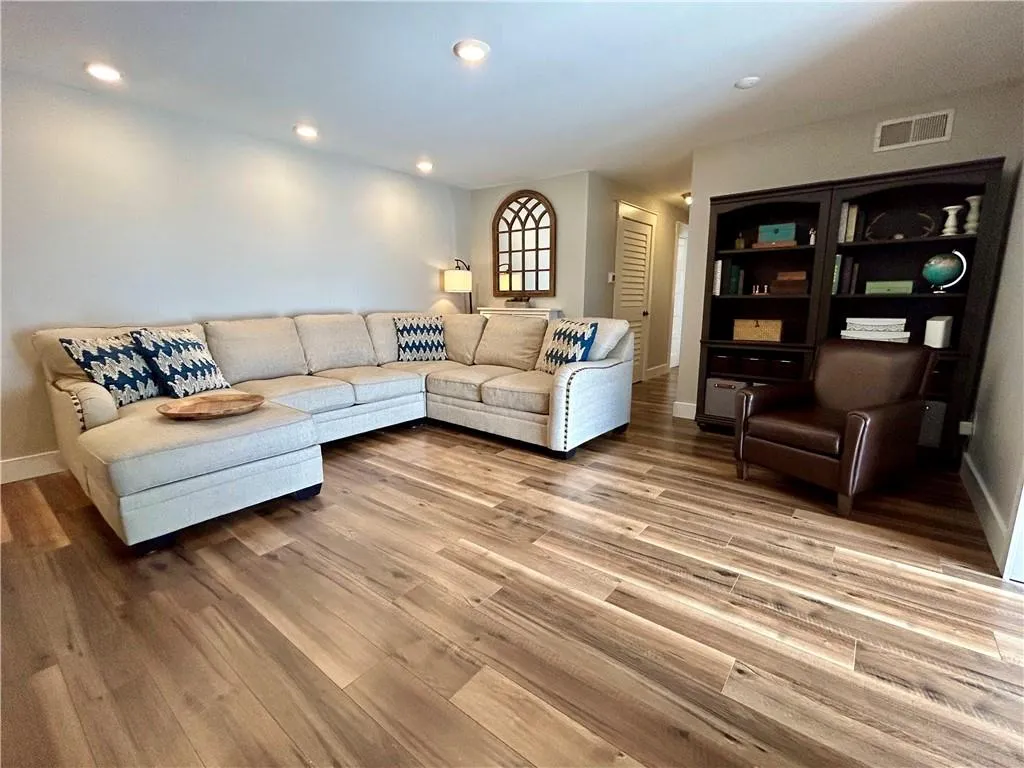 346 Carpenter Drive Unit 24, Sandy Springs, Georgia 30328, 2 Bedrooms Bedrooms, ,2 BathroomsBathrooms,Residential,Sold,346 Carpenter Drive Unit 24,7278577