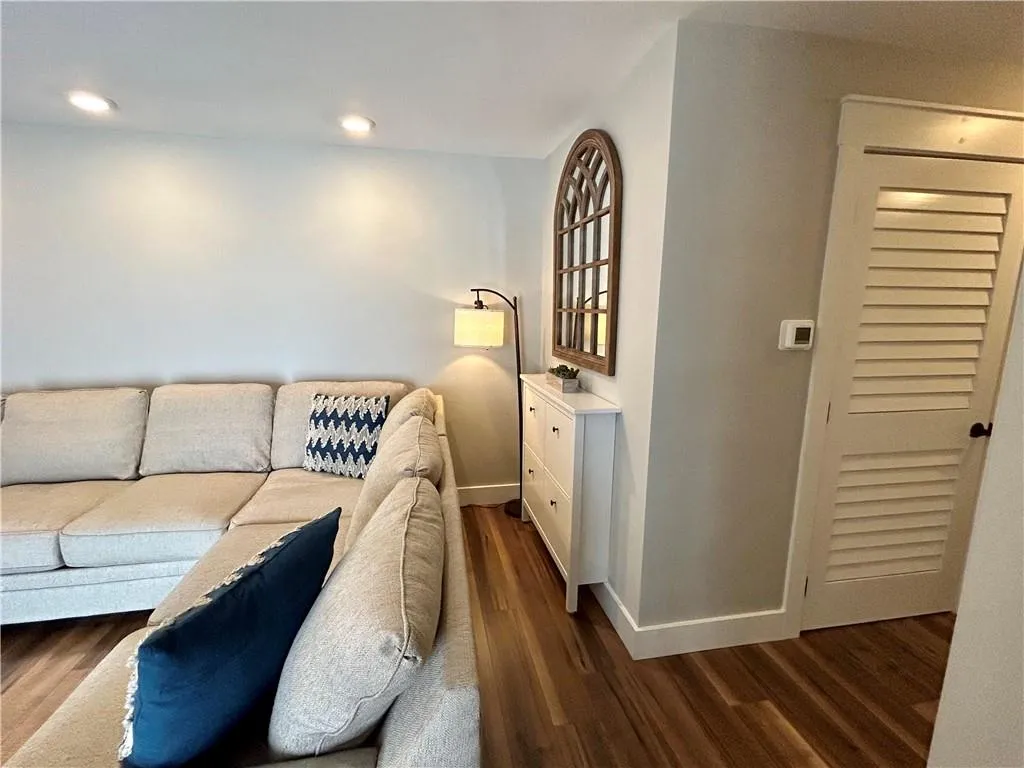 346 Carpenter Drive Unit 24, Sandy Springs, Georgia 30328, 2 Bedrooms Bedrooms, ,2 BathroomsBathrooms,Residential,Sold,346 Carpenter Drive Unit 24,7278577