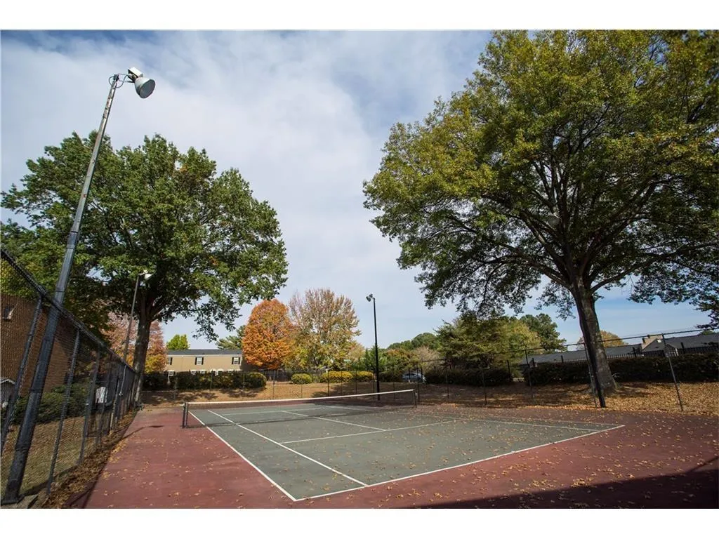 Sandy Springs, Georgia 30350, 2 Bedrooms Bedrooms, ,2 BathroomsBathrooms,Residential,Sold,5786691