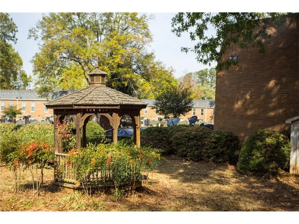 165 North River Drive Unit B, Sandy Springs, Georgia 30350, 2 Bedrooms Bedrooms, ,2 BathroomsBathrooms,Residential,Sold,165 North River Drive Unit B,5786691