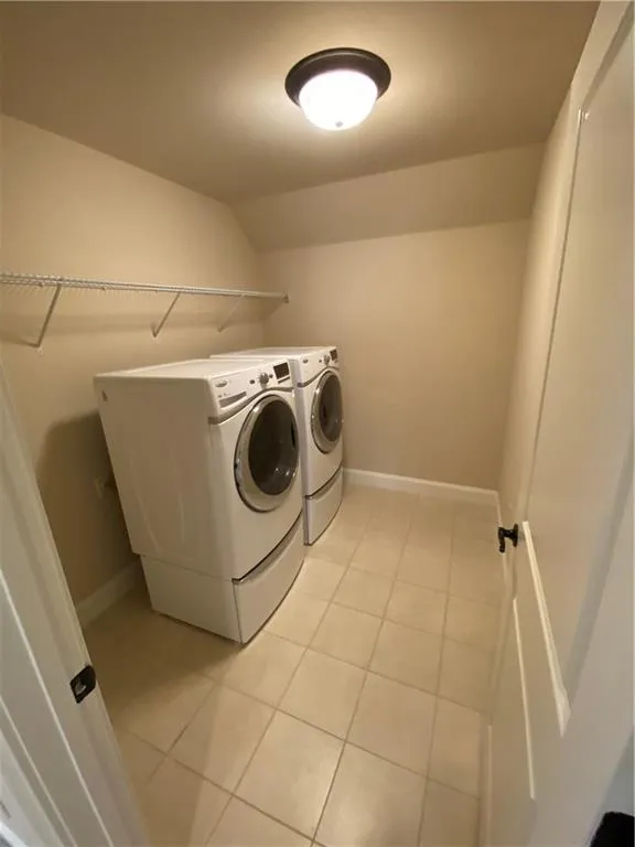 484 Glenmanor Court, Atlanta, Georgia 30328, 5 Bedrooms Bedrooms, ,4 BathroomsBathrooms,Residential,Sold,484 Glenmanor Court,6662339