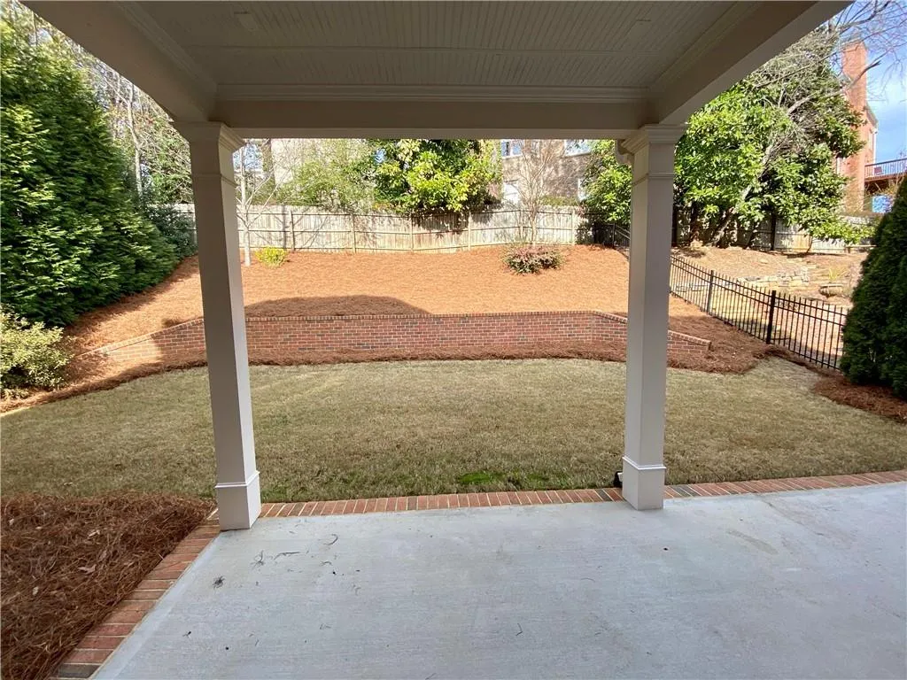 484 Glenmanor Court, Atlanta, Georgia 30328, 5 Bedrooms Bedrooms, ,4 BathroomsBathrooms,Residential,Sold,484 Glenmanor Court,6662339