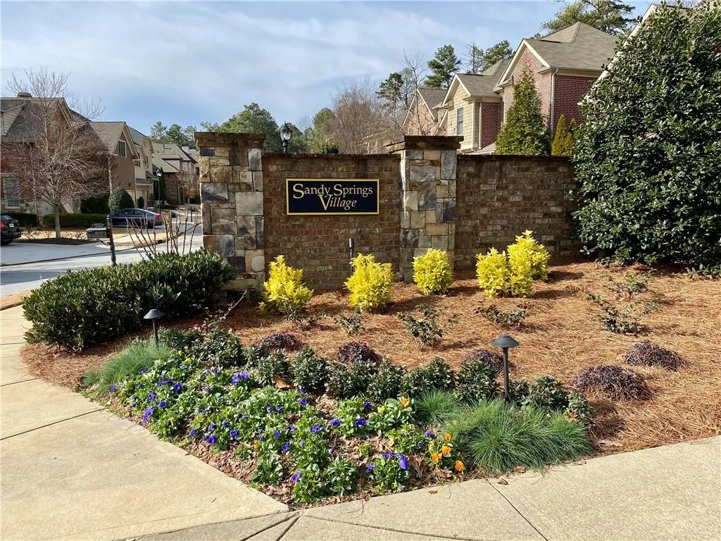 484 Glenmanor Court, Atlanta, Georgia 30328, 5 Bedrooms Bedrooms, ,4 BathroomsBathrooms,Residential,Sold,484 Glenmanor Court,6662339