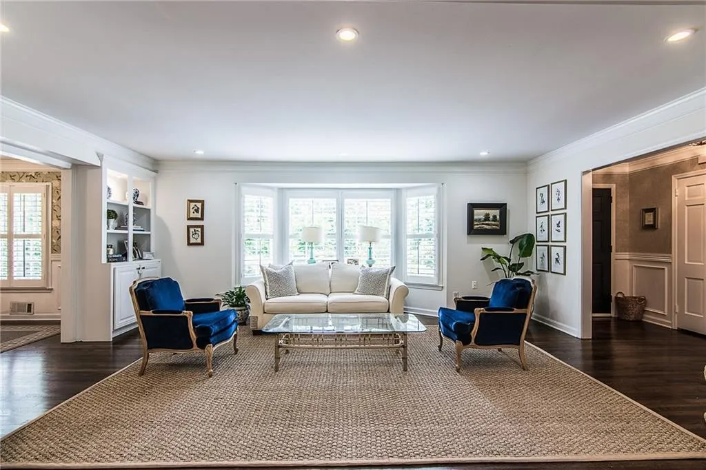 568 Timberland Drive, Atlanta, Georgia 30342, 4 Bedrooms Bedrooms, ,3 BathroomsBathrooms,Residential,Sold,568 Timberland Drive,5860110