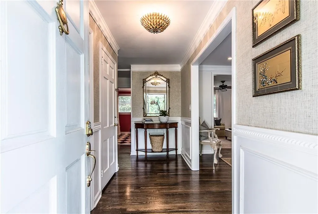 568 Timberland Drive, Atlanta, Georgia 30342, 4 Bedrooms Bedrooms, ,3 BathroomsBathrooms,Residential,Sold,568 Timberland Drive,5860110