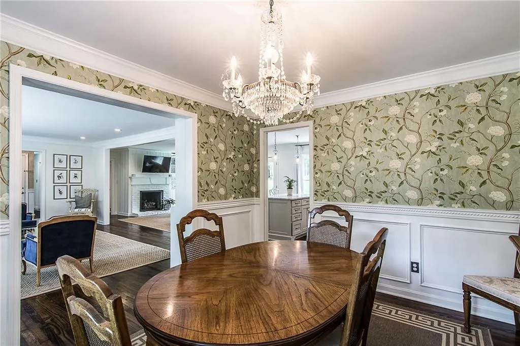 568 Timberland Drive, Atlanta, Georgia 30342, 4 Bedrooms Bedrooms, ,3 BathroomsBathrooms,Residential,Sold,568 Timberland Drive,5860110