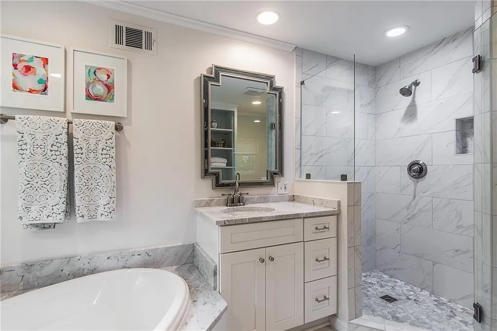 568 Timberland Drive, Atlanta, Georgia 30342, 4 Bedrooms Bedrooms, ,3 BathroomsBathrooms,Residential,Sold,568 Timberland Drive,5860110