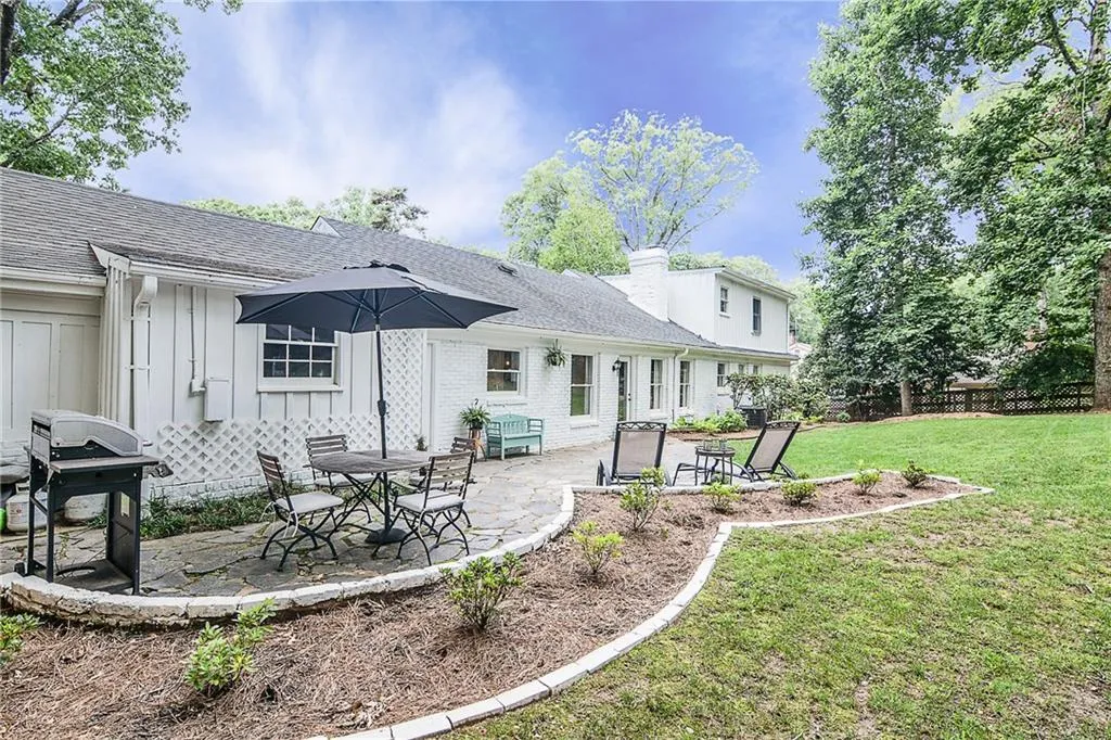 568 Timberland Drive, Atlanta, Georgia 30342, 4 Bedrooms Bedrooms, ,3 BathroomsBathrooms,Residential,Sold,568 Timberland Drive,5860110