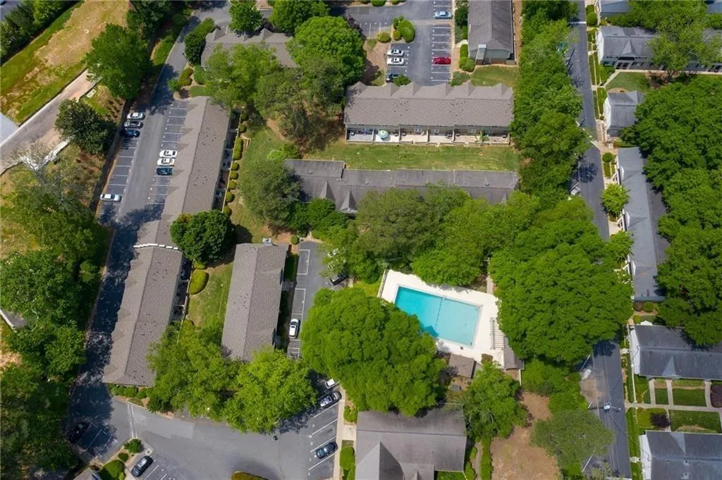 6900 Roswell Road Unit Q15, Atlanta, Georgia 30328, 2 Bedrooms Bedrooms, ,2 BathroomsBathrooms,Residential,Sold,6900 Roswell Road Unit Q15,7080347