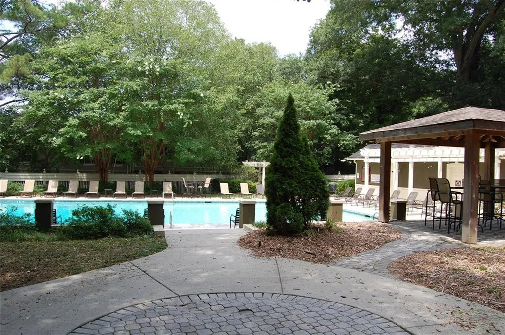 6900 Roswell Road Unit Q15, Atlanta, Georgia 30328, 2 Bedrooms Bedrooms, ,2 BathroomsBathrooms,Residential,Sold,6900 Roswell Road Unit Q15,7080347