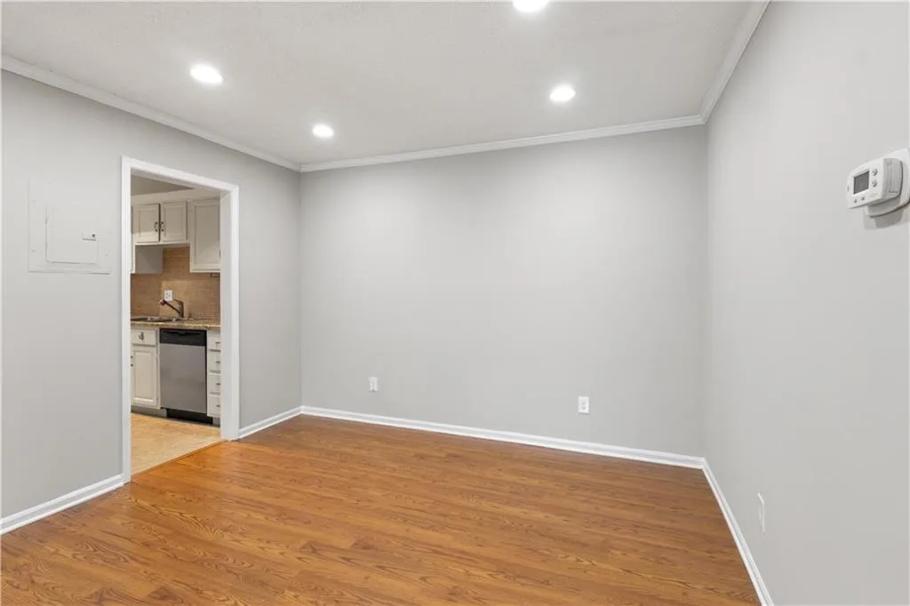 6851 Roswell Road Unit O28, Atlanta, Georgia 30328, 2 Bedrooms Bedrooms, ,2 BathroomsBathrooms,Residential,For Sale,6851 Roswell Road Unit O28,7737524