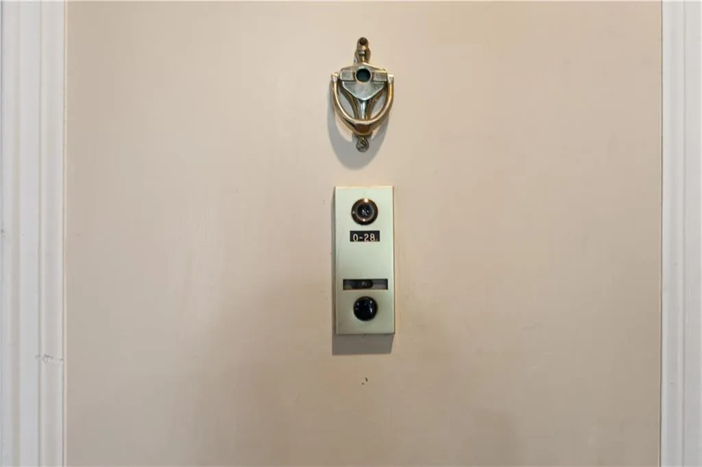 6851 Roswell Road Unit O28, Atlanta, Georgia 30328, 2 Bedrooms Bedrooms, ,2 BathroomsBathrooms,Residential,For Sale,6851 Roswell Road Unit O28,7737524