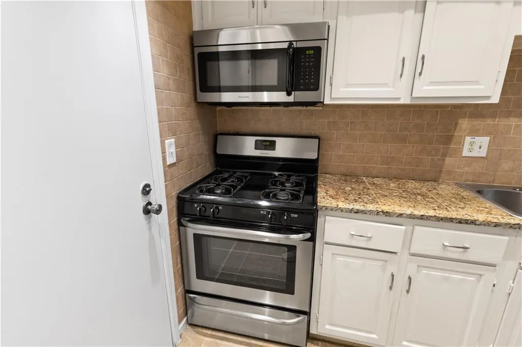 6851 Roswell Road Unit O28, Atlanta, Georgia 30328, 2 Bedrooms Bedrooms, ,2 BathroomsBathrooms,Residential,For Sale,6851 Roswell Road Unit O28,7737524