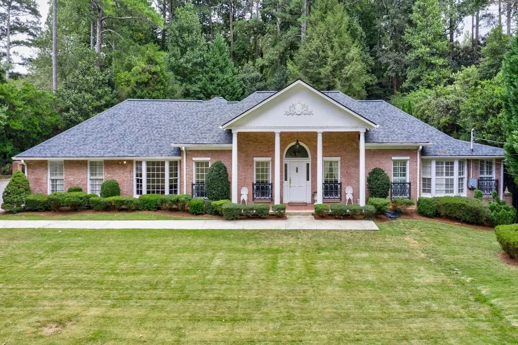 620 River Valley Road, Sandy Springs, Georgia 30328, 4 Bedrooms Bedrooms, ,5 BathroomsBathrooms,Residential,Sold,620 River Valley Road,6629984